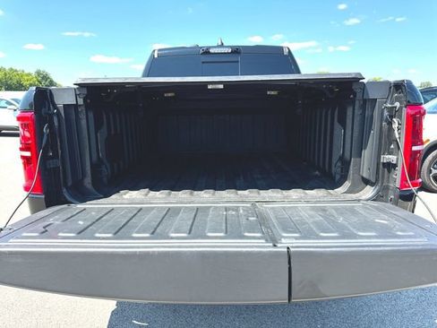 Used 2025 RAM 1500 Tungsten AWD/4WD image 27