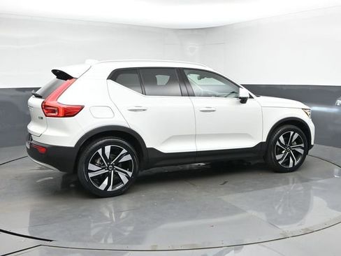 Used 2024 Volvo XC40 B5 Plus w/ Protection Package Premier AWD/4WD image 6