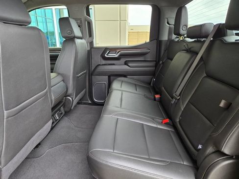 Used 2024 GMC Sierra 1500 SLT AWD/4WD image 14