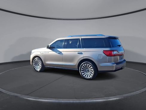 Used 2019 Lincoln Navigator Reserve image 6
