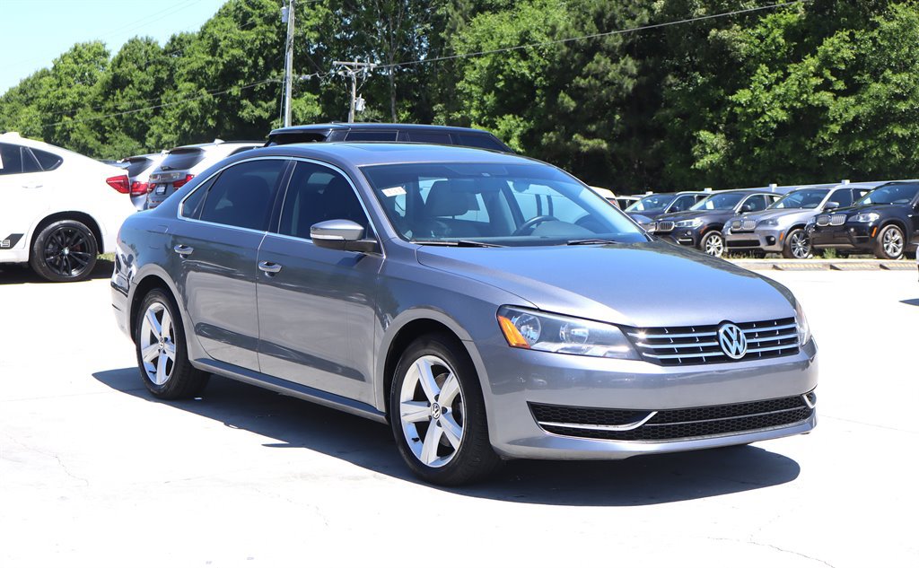 Used 2013 Volkswagen Passat TDI SE FWD image 9