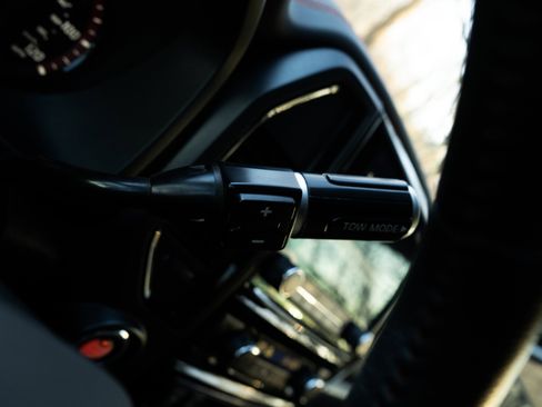 Used 2024 Nissan Titan PRO-4X w/ Pro-4x Convenience Package image 26