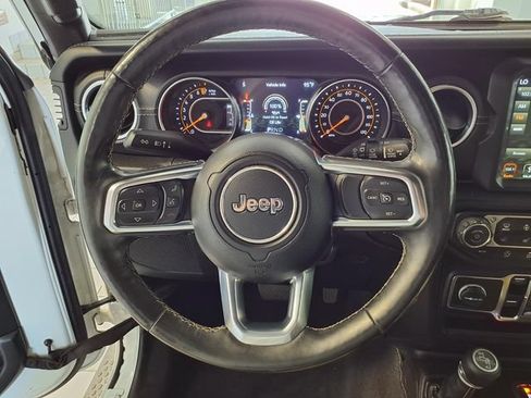 Used 2019 Jeep Wrangler Unlimited Sahara AWD/4WD image 9