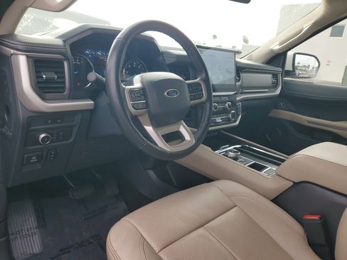 Used 2022 Ford Expedition XLT image 12