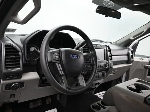 Used 2019 Ford F350 XLT w/ XLT Premium Package AWD/4WD image 12