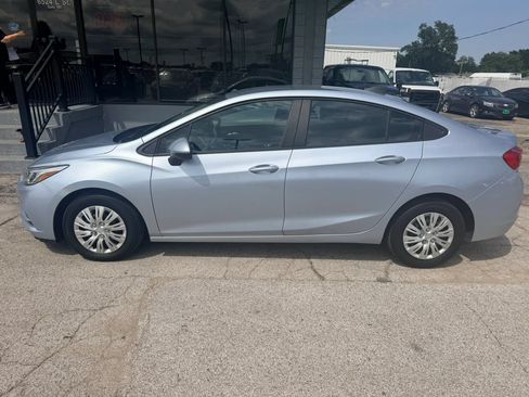 Used 2018 Chevrolet Cruze LS FWD image 3
