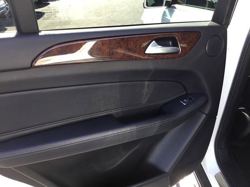Used 2018 Mercedes-Benz GLS 450 4MATIC image 19