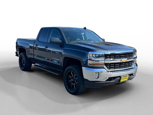Used 2018 Chevrolet Silverado 1500 LT w/ All Star Edition image 7