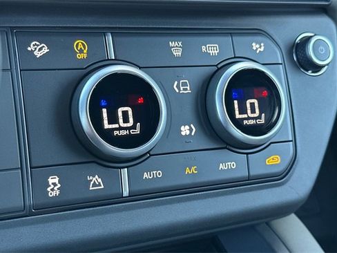 New 2026 Land Rover Defender 110 S image 20