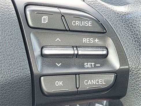 Used 2019 Hyundai Elantra GT image 34