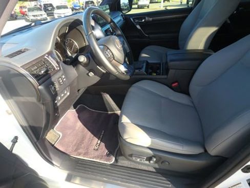 Used 2023 Lexus GX 460 w/ Black Line Special Edition AWD/4WD image 13