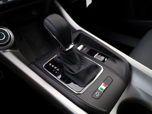 New 2025 Alfa Romeo Tonale Veloce w/ Premium Package image 23