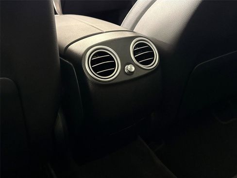 Used 2021 Mercedes-Benz GLC 300 image 35