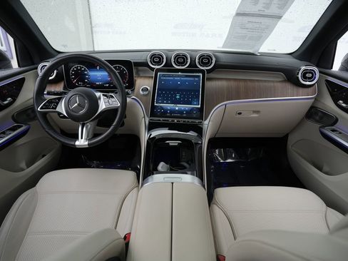 Used 2023 Mercedes-Benz GLC 300 4MATIC w/ Exclusive Trim Package image 45