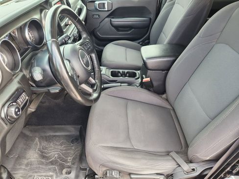 Used 2022 Jeep Gladiator Sport AWD/4WD image 15