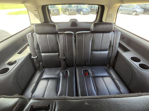 Used 2007 GMC Yukon XL SLT w/ SLT Preferred Equipment Group image 18