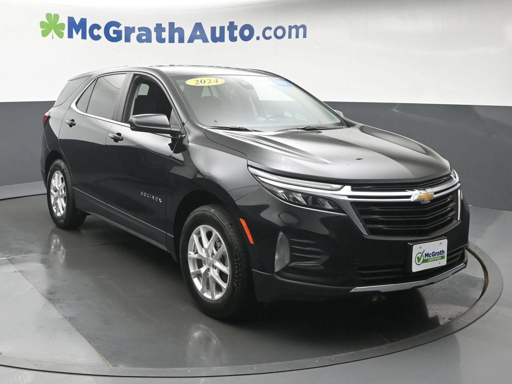 Used 2024 Chevrolet Equinox LT AWD/4WD image 2