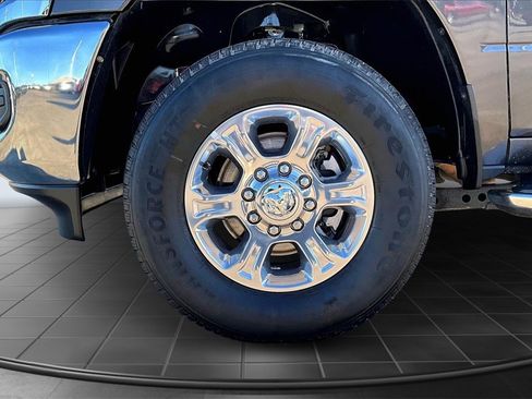 Used 2023 RAM 2500 Big Horn w/ Level 1 Equipment Group image 9