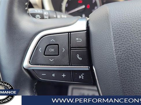 Used 2020 Toyota Highlander XLE image 21