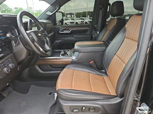 Used 2025 Chevrolet Silverado 3500 High Country w/ High Country Premium Package AWD/4WD image 20