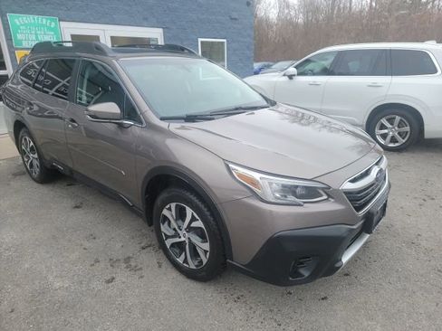 Used 2022 Subaru Outback Limited image 3