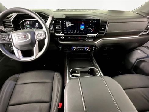 Used 2024 GMC Sierra 2500 SLT w/ SLT Premium Package image 8