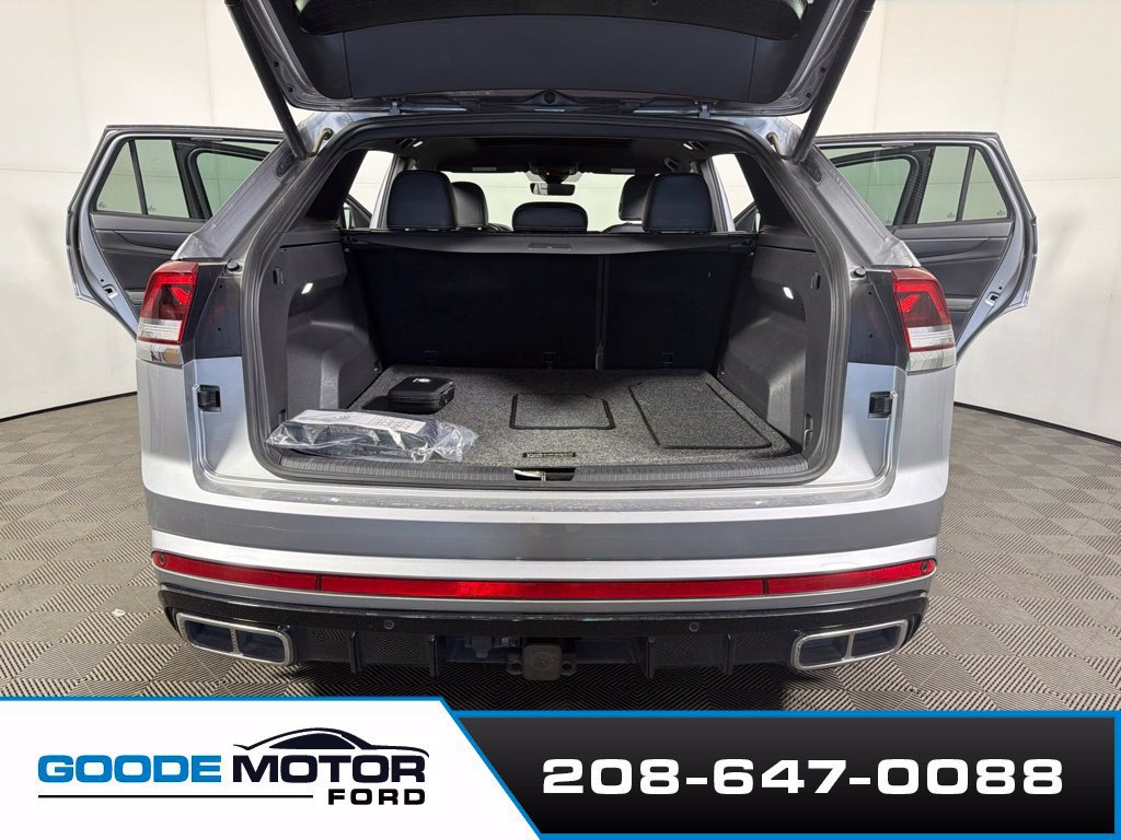 Used 2024 Volkswagen Atlas Cross Sport SEL R-Line AWD/4WD image 21