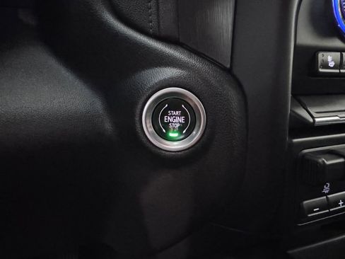 Used 2022 GMC Sierra 2500 AT4 image 21