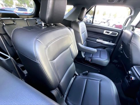 Used 2023 Ford Explorer XLT w/ Equipment Group 202A image 28
