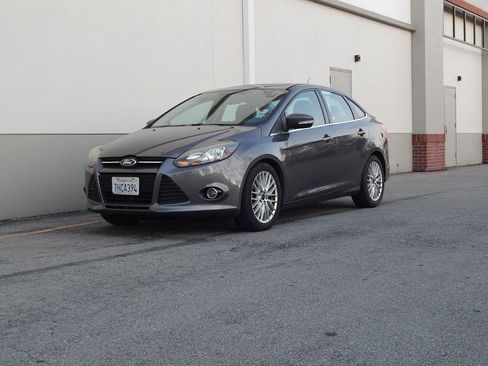 Used 2014 Ford Focus Titanium image 7