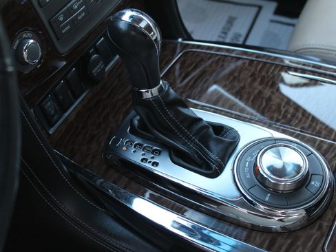 Used 2017 Nissan Armada SL image 25