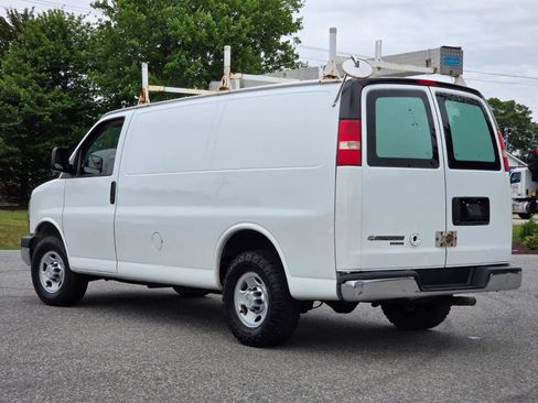 Used 2014 Chevrolet Express 3500 w/ Chrome Appearance Package RWD image 6
