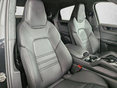 New 2026 Porsche Cayenne GTS image 24