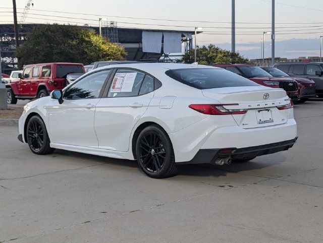 Used 2025 Toyota Camry SE FWD image 9