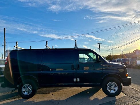 Used 2015 Chevrolet Express 3500 image 8