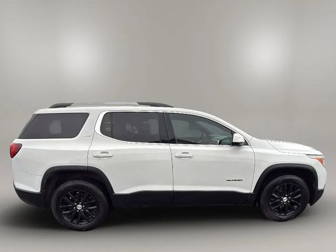 Used 2019 GMC Acadia SLT w/ LPO, Floor Liner Package image 6