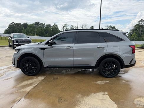 Used 2022 Kia Sorento SX FWD image 2