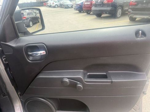 Used 2014 Jeep Patriot Sport FWD image 18