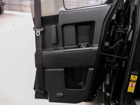 Used 2007 Toyota FJ Cruiser 4WD image 37