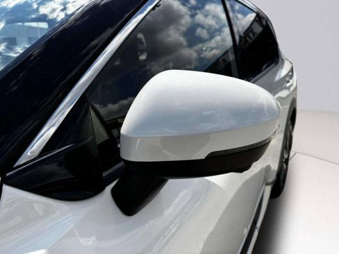 Used 2021 Nissan Rogue Platinum image 13