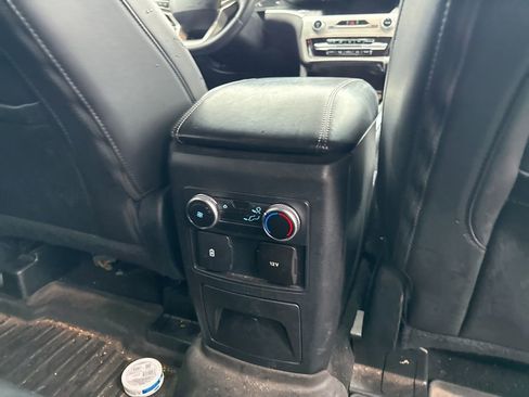 Used 2022 Ford Explorer XLT w/ Equipment Group 202A image 13