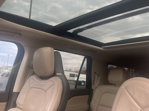 Used 2022 Lincoln Navigator L Reserve image 15