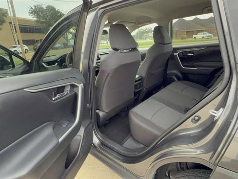 Used 2024 Toyota RAV4 XLE image 9