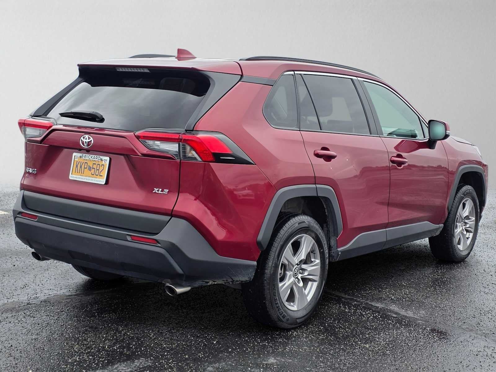 Used 2023 Toyota RAV4 XLE FWD image 3