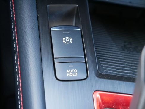 Used 2025 Nissan Kicks SR image 28