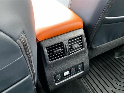 Used 2024 Mitsubishi Outlander SEL image 10