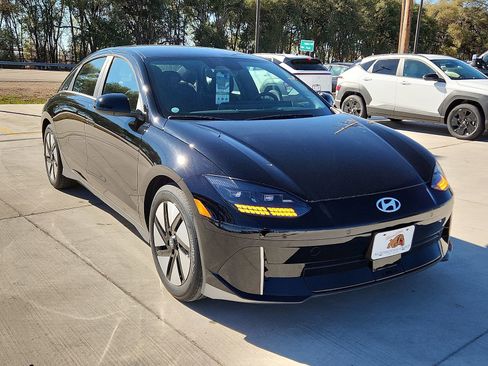 New 2025 Hyundai Ioniq 6 SE image 6