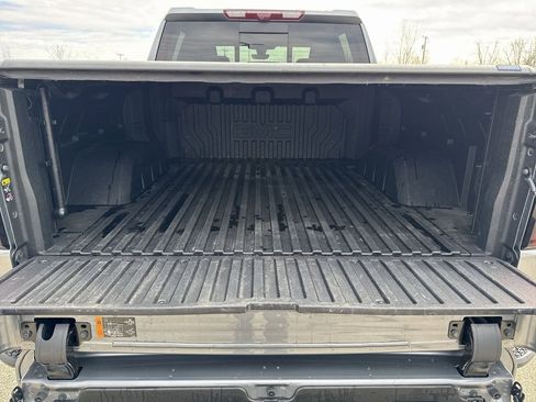 Used 2021 GMC Sierra 1500 AT4 w/ AT4 Premium Package image 9