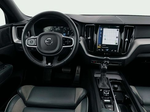Used 2020 Volvo XC60 T5 R-Design w/ Protection Package Premier AWD/4WD image 23