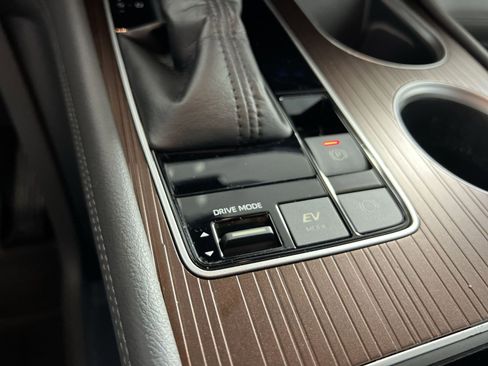 Used 2021 Toyota Sienna XLE image 33